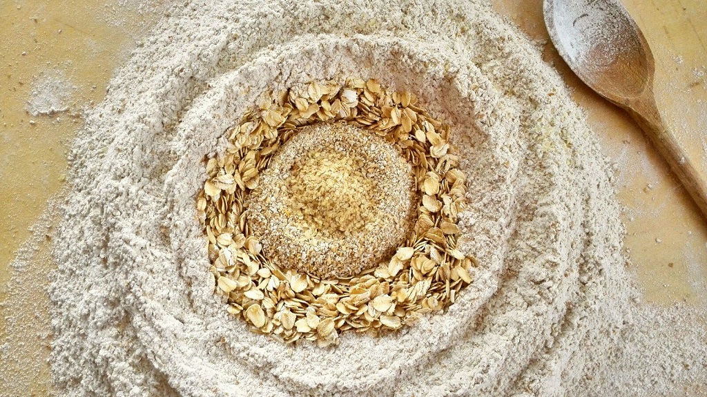 Ingredienti: misto di farine, crusca e germe di grano
