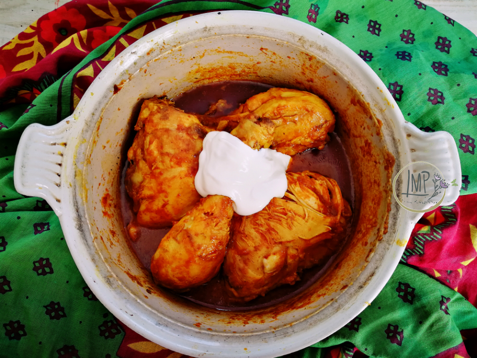 Pollo al curry con panna