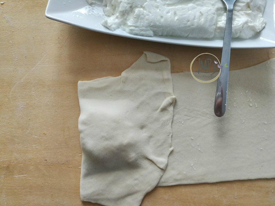 Preparazione focaccine al formaggio 4