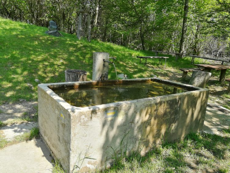 Sentiero per il Pian della Cavalla acqua potabile